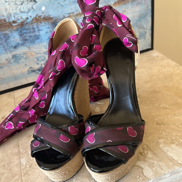 Gucci Satin Printed Wedges - Picture 2 of 8